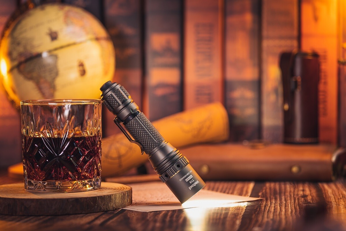 Weltool T19 2050 lumens 90CRI 5000K “The Rash” Tactical Flashlight 18650 Battery