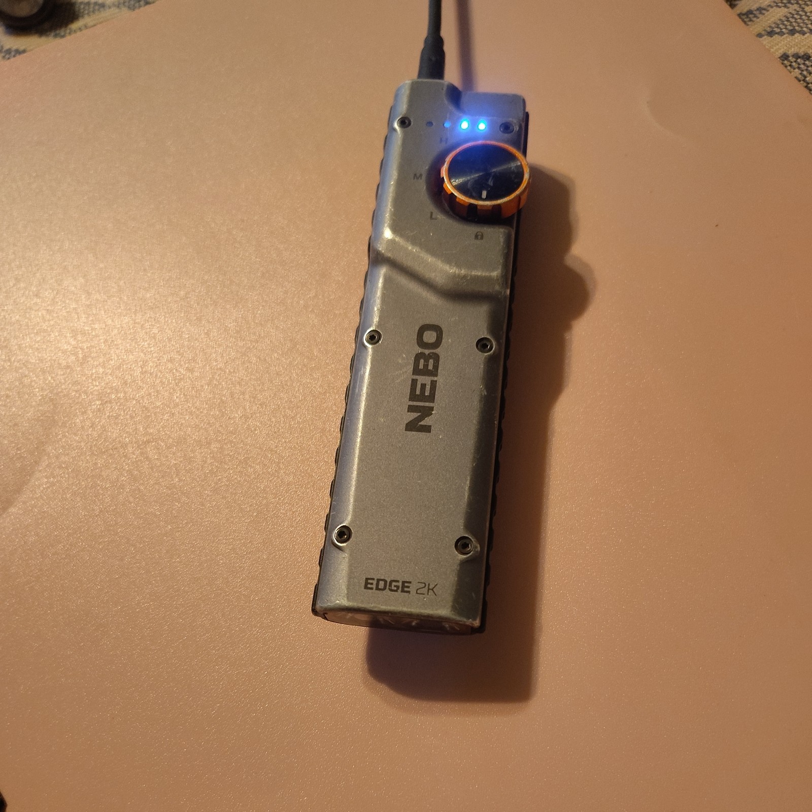 .= NEBO Lumens Pocket Light Edge 2K 25 Hr Run Time 2000 Lumens Strobe NEW