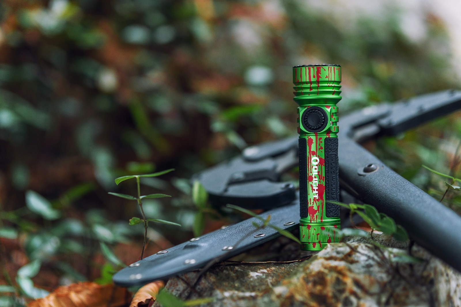 Olight Seeker 4 Pro Zombie Green Flashlight, Versatile Holster, 4600 Lumens, CW