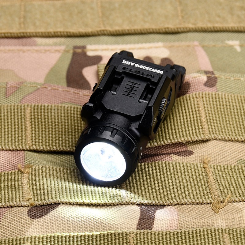 WADSN New Metal LED Tactical Flashlight 400LM Weapon Light Airsoft Mounted Light