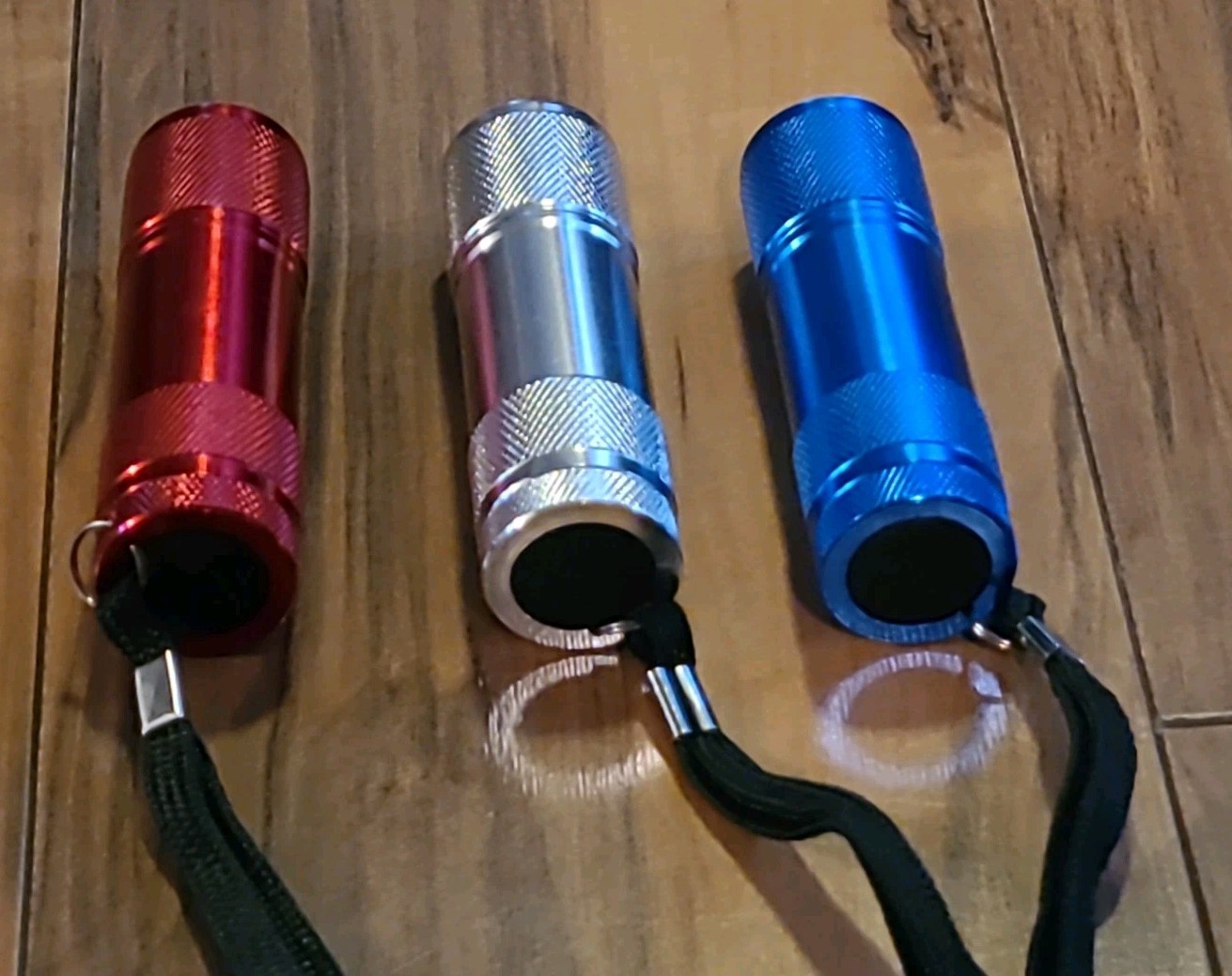 BRAND NEW X3 6 BULB LED FLASHLIGHTS batteries included Great Gift RED WHITE BLUE