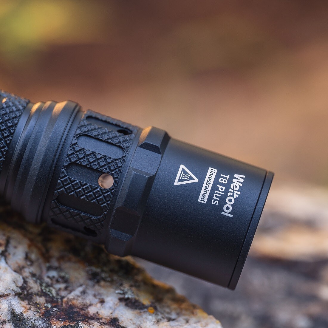 Weltool T8 Plus 2100 lumens 613 Meters Beam Distance Flashlight 21700 Battery
