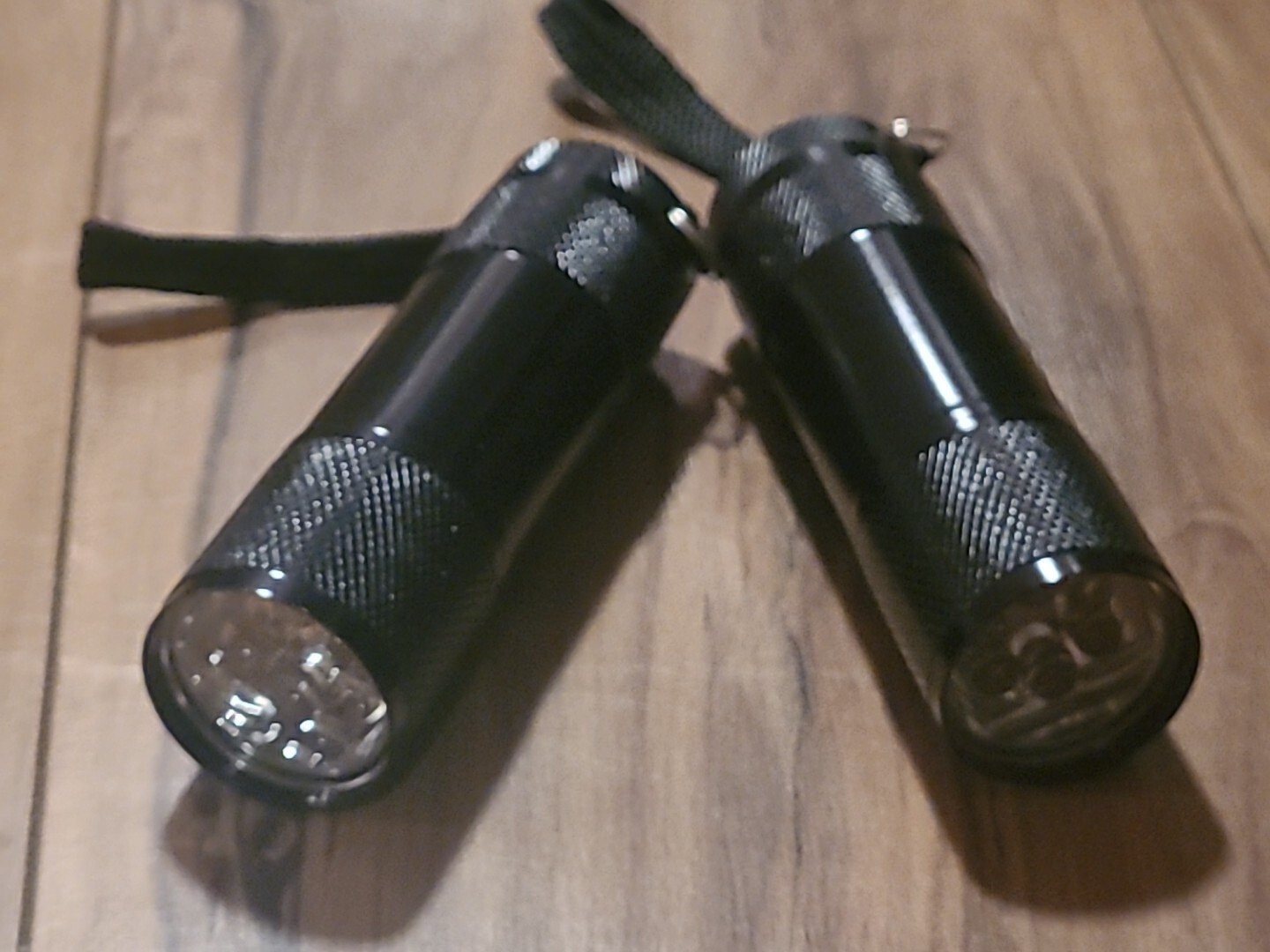 BRAND NEW X2 6 BULB LED FLASHLIGHTS (batteries included) Great Gift