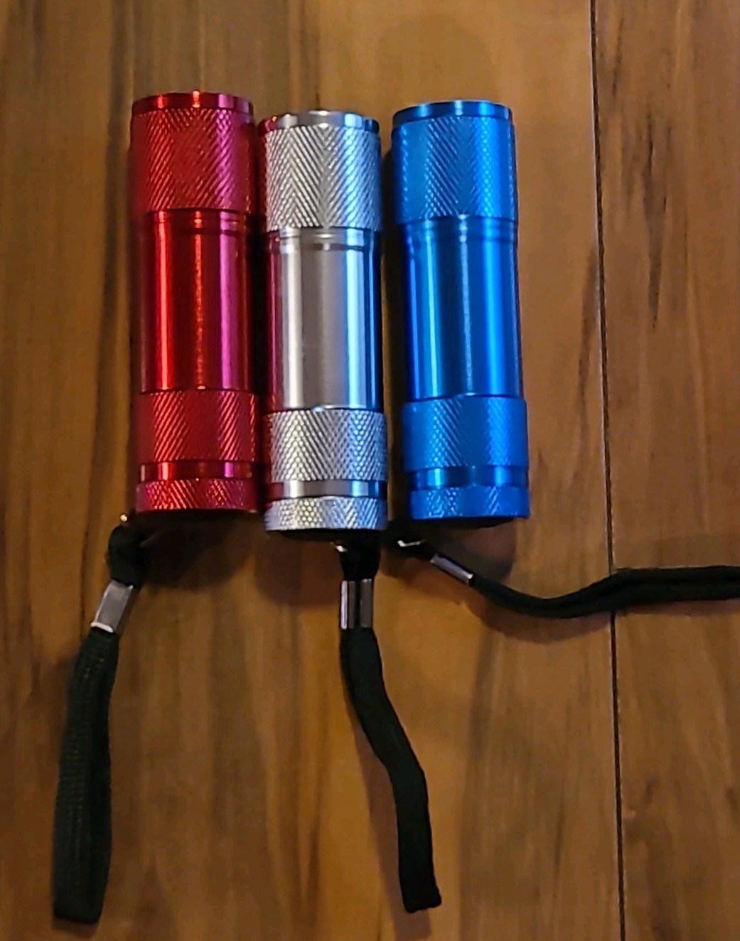 BRAND NEW X3 6 BULB LED FLASHLIGHTS batteries included Great Gift RED WHITE BLUE