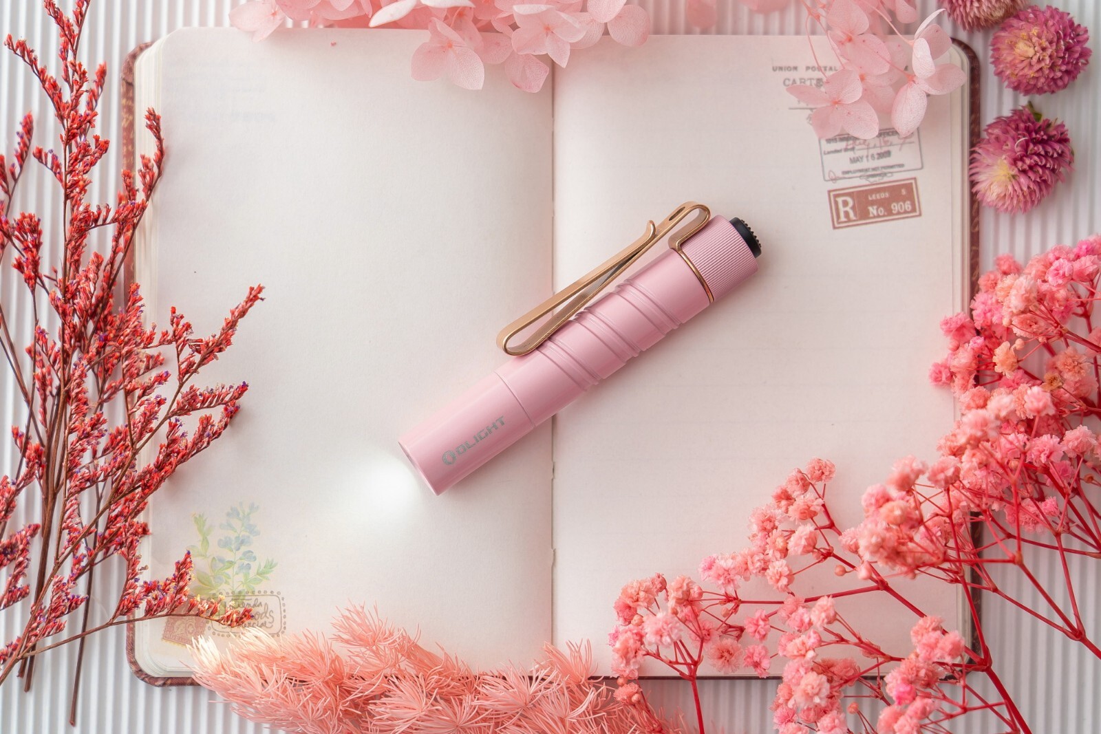 Olight I3T 2 EOS Sweet Pink Dual Output Tail Switch Flashlight, 200 or 300L