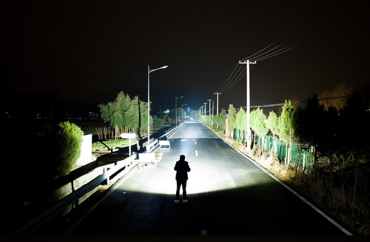Mankerlight MK39 II High Power Flashlight 25000LM Spotlight +Floodlight 9x LEDs
