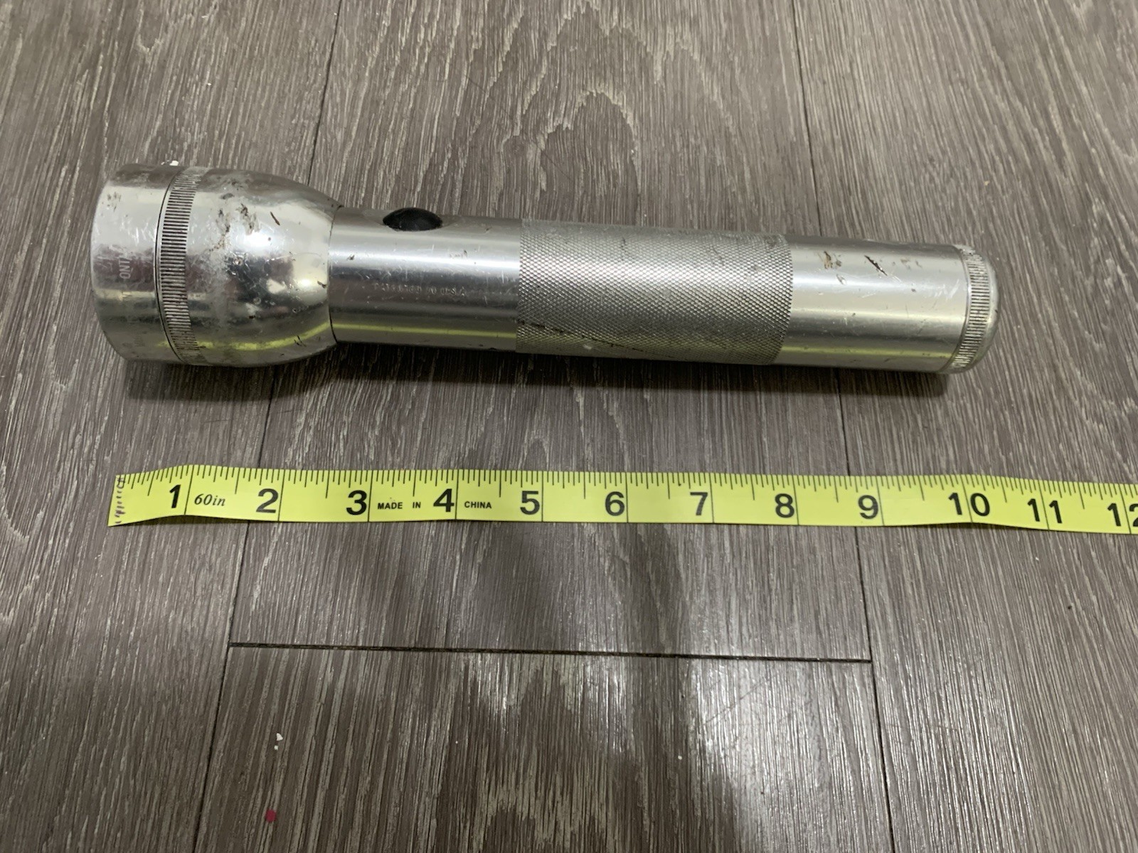 Vintage Heavy Mag-Lite Mag Instrument Flash Light Silver California, U.S.A.