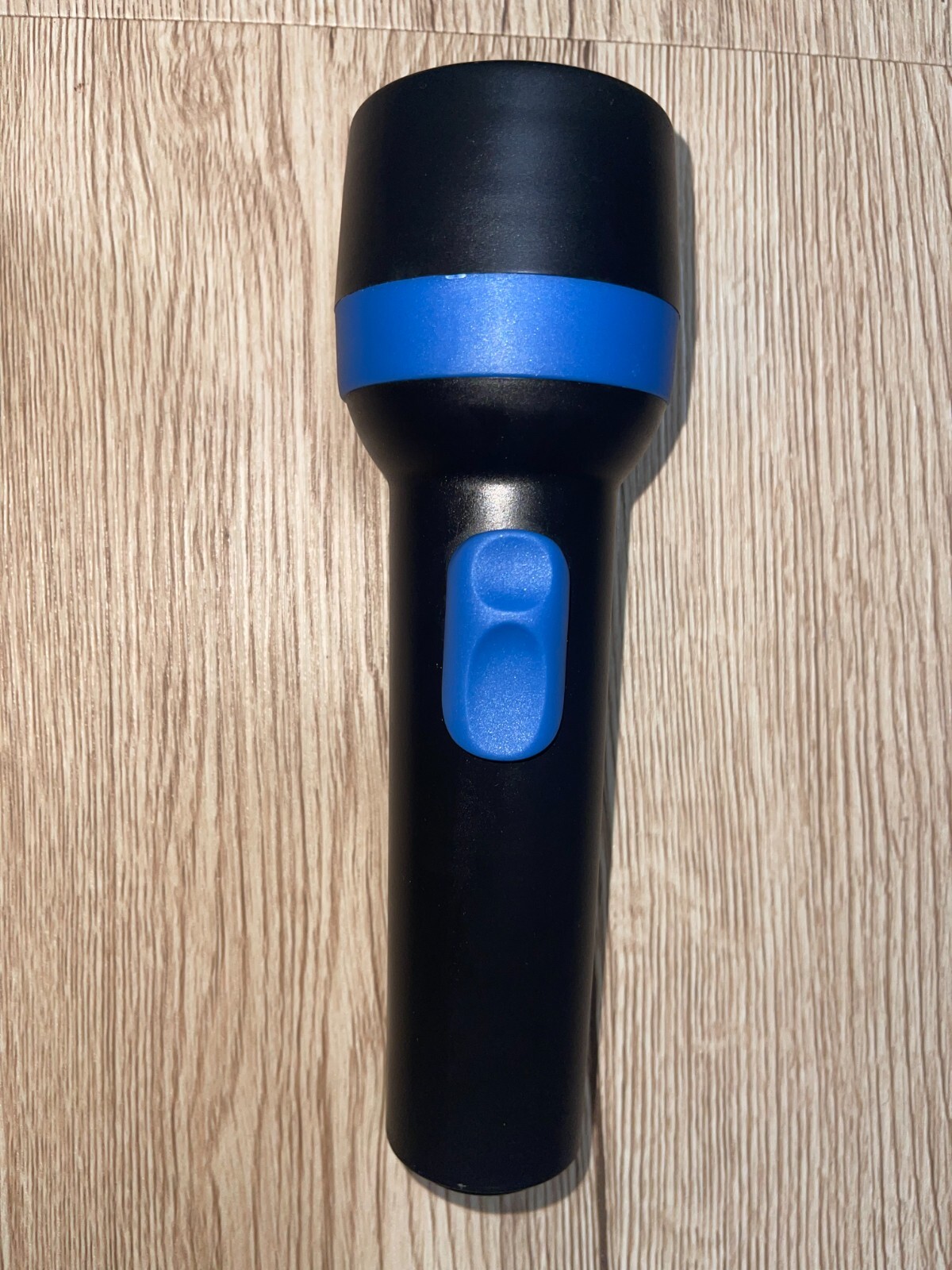 Rayovac WHE2D-1A Value Bright 2D Economy Flashlight – Blue