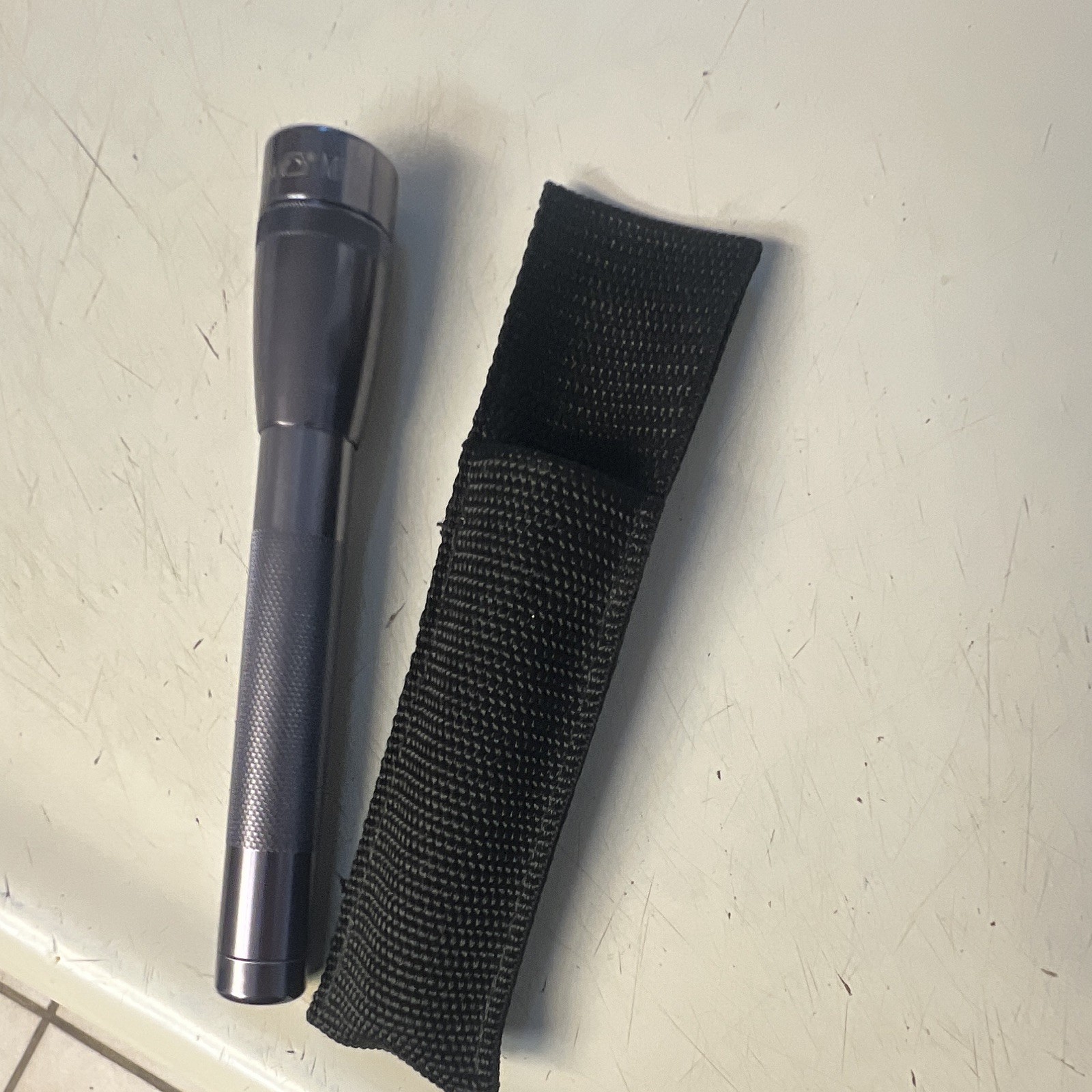 Mag-Lite Mini Maglite LED Flashlight 127 lm Black w/ Nylon Holster