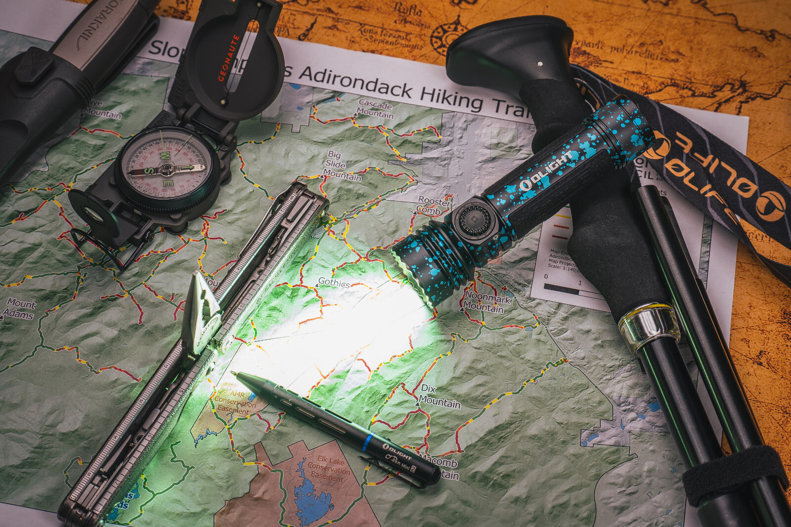Olight Seeker 4 Pro Deep Ocean Flashlight, Versatile Holster, 4600 Lumens, CW