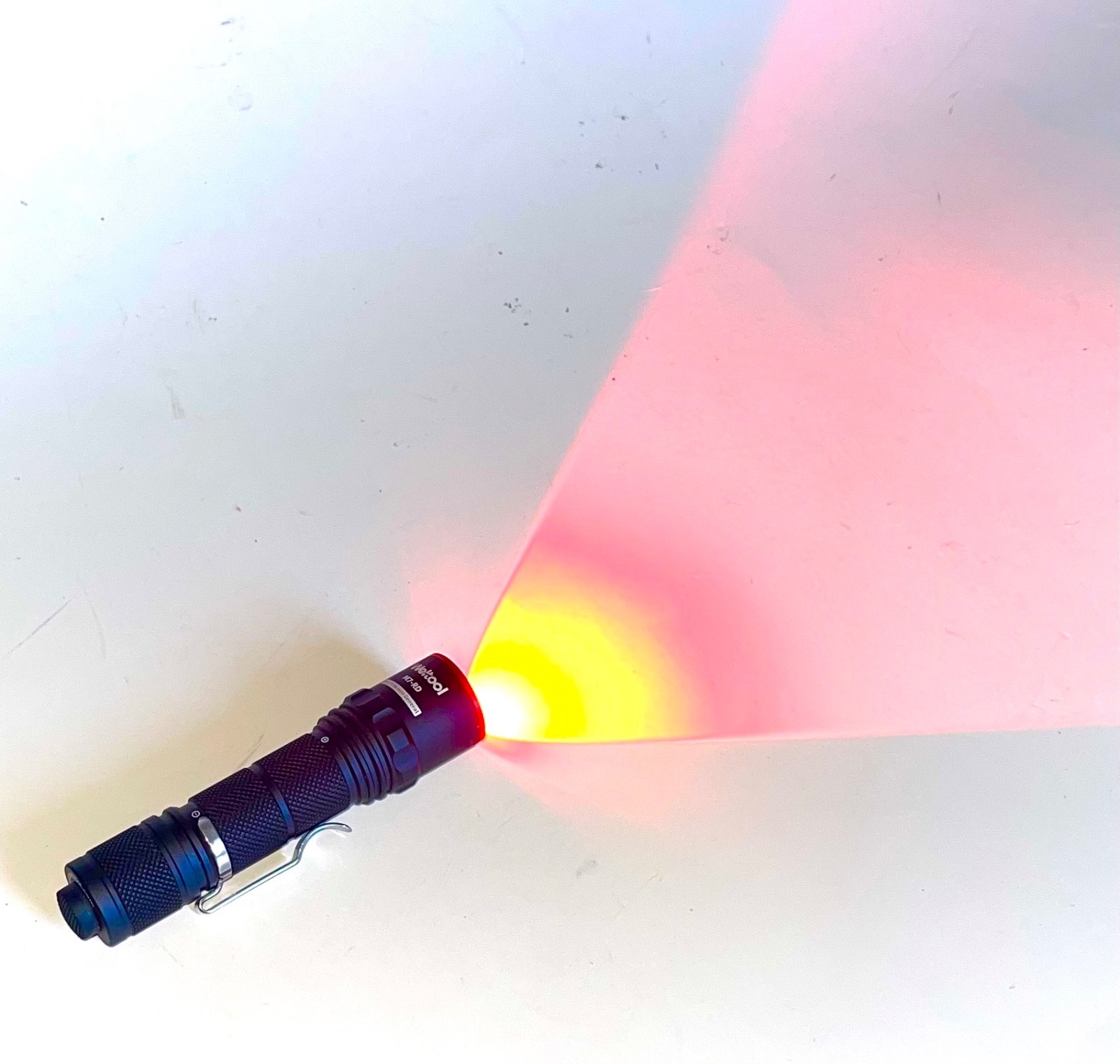 Weltool M7-RD Red Flashlight Even-Beam Flashlight Dark Adaptation Night Vision