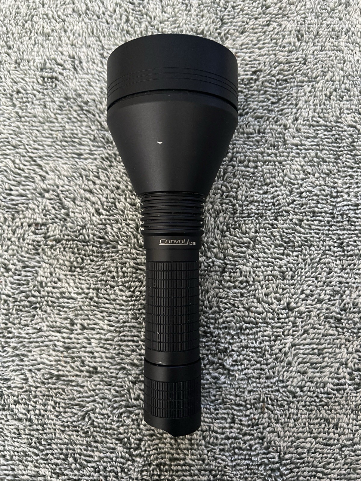 Convoy L21B SFT40 3000K 21700 flashlight long range with 21700 battery