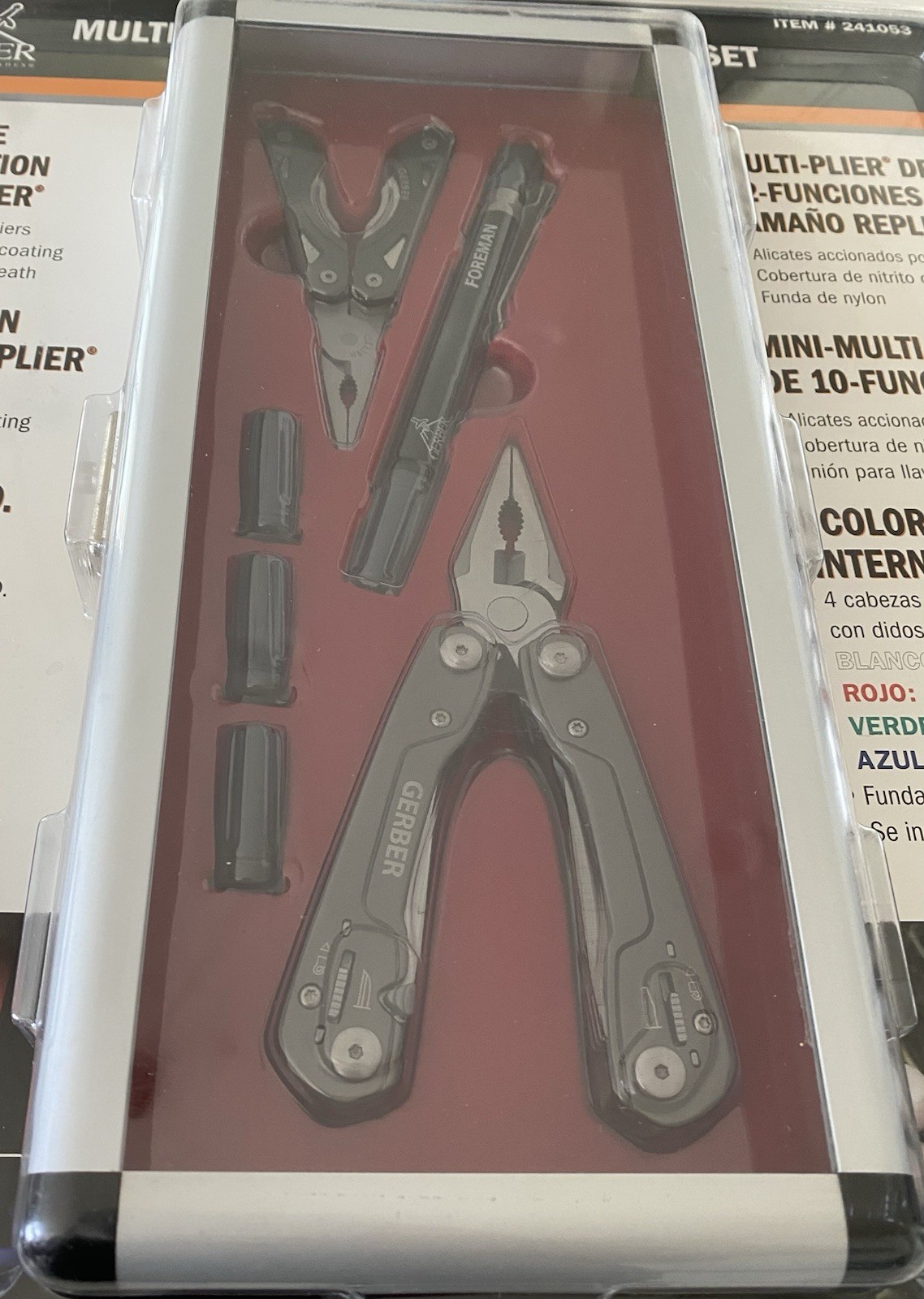 GERBER MULTI-TOOL PLIERS L.E.D FLASHLIGHT W 3 LENSES/HARD CASE NEW IN PACKAGE