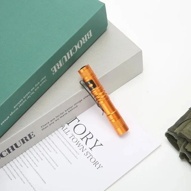 Mini Portable LED Flashlight Powered by AAA Battery with Pen Clip
