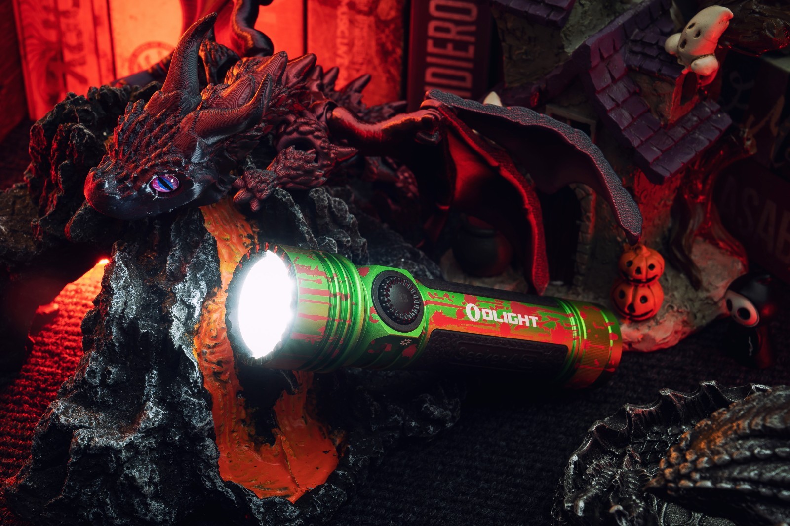 Olight Seeker 4 Pro Zombie Green Flashlight, Versatile Holster, 4600 Lumens, CW