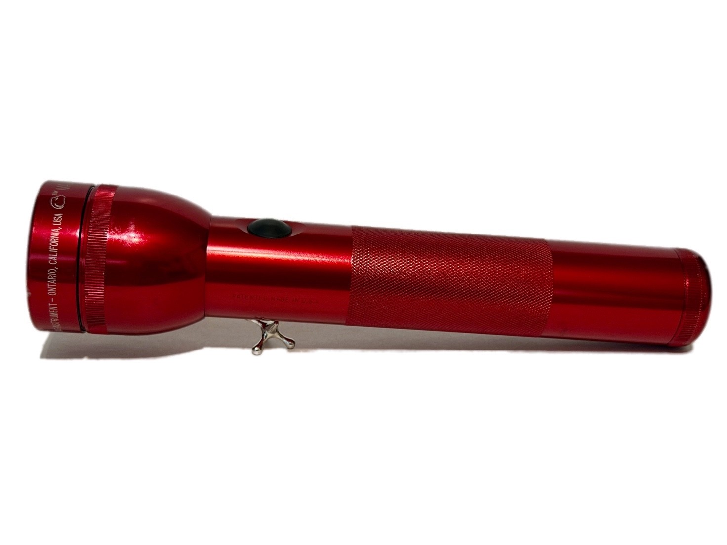 Mag-Lite Red Anodized Aluminum Flashlight 2D Cell Incandescent Made in USA
