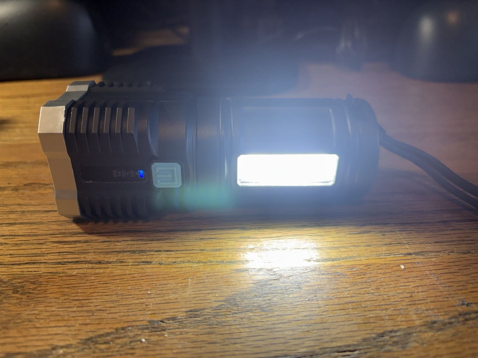NEW Flashlight 5V Rechargeable Adjustable Brightness L-S03 USB Charge.