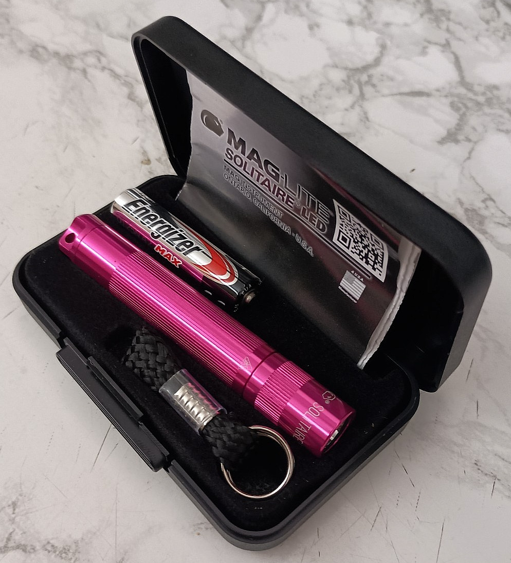 Maglite Flashlight LED 1-Cell Solitaire AAA Pink with Pres Box Gift Case