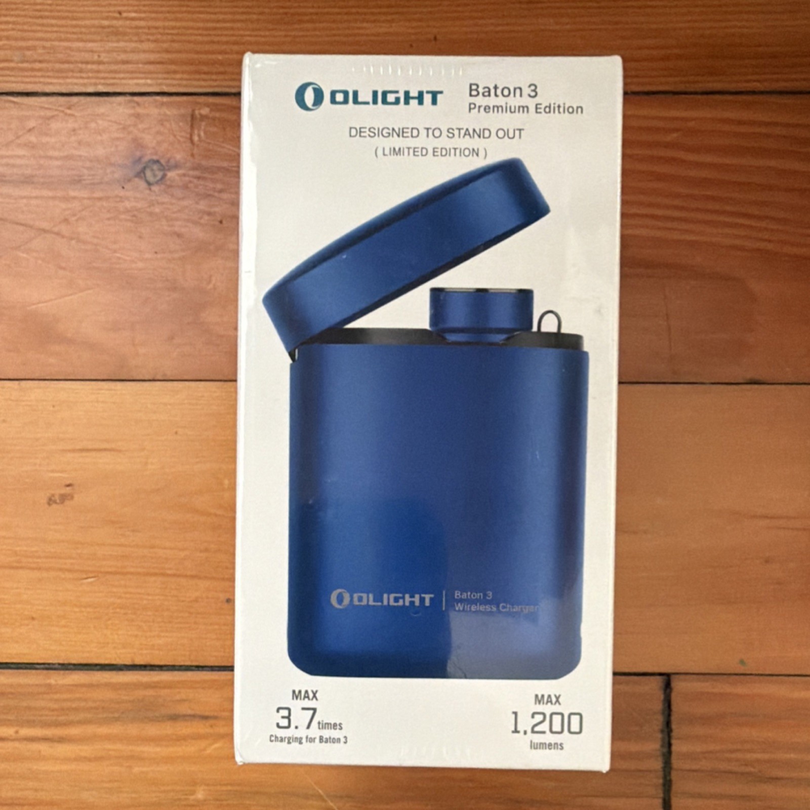 Olight Baton 3 Premium Edition Blue LED Flashlight, 1200 Lumens, Wireless Charg…