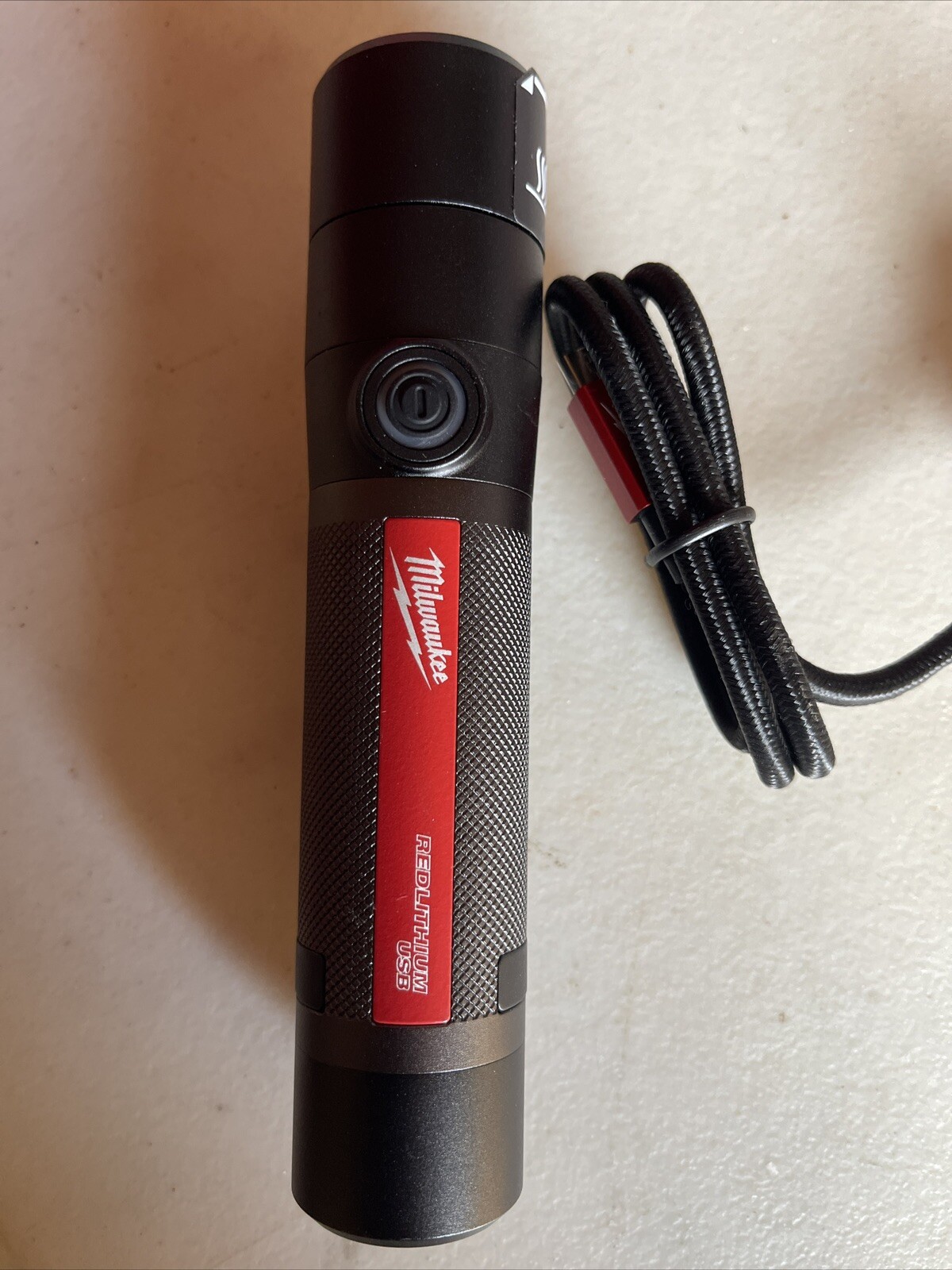 Milwaukee Rechargeable Flashlight 500 Lumens EDC Internal Magnet Everyday Carry
