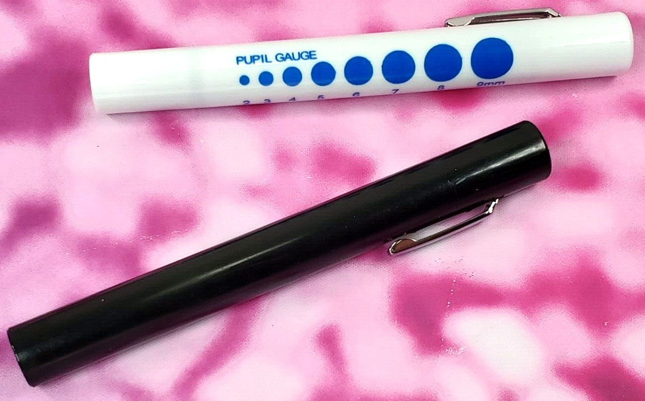 Nurses Mini Flashlight Pen Lights 16 Pack 8 Black & White Pen Light 4.5 inch