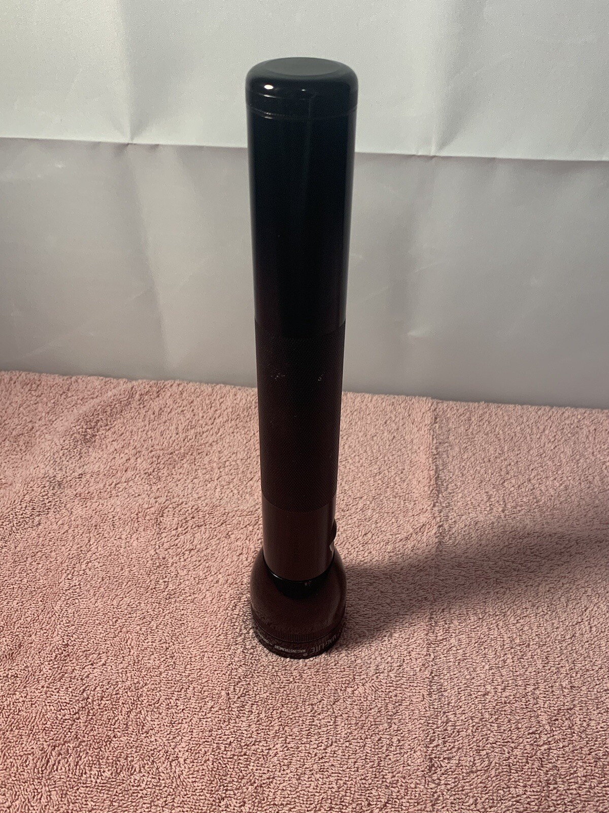 MAG-LITE 12” Black Vintage Mag Instrument Ontario California USA W/ Batteries