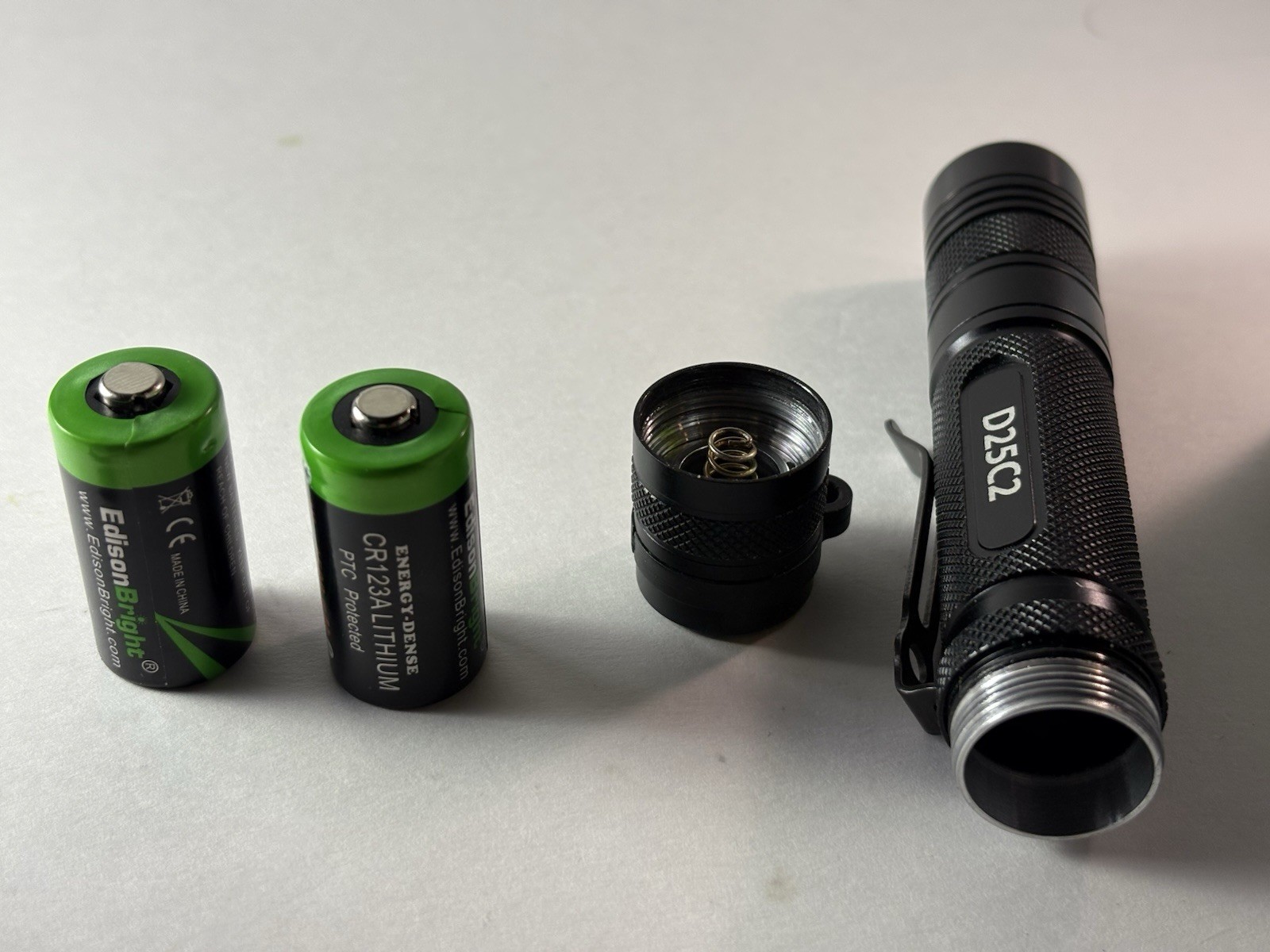 Eagletac EAGTAC D25C2 Clicky XM-L U2 LED Flashlight 741 Lumens CR123A 16340