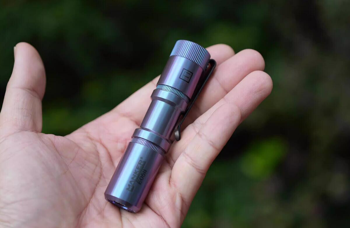 Mankerlight E05 II Compact Titanium EDC Flashlight 1300 Lumens AA 14500 Torch