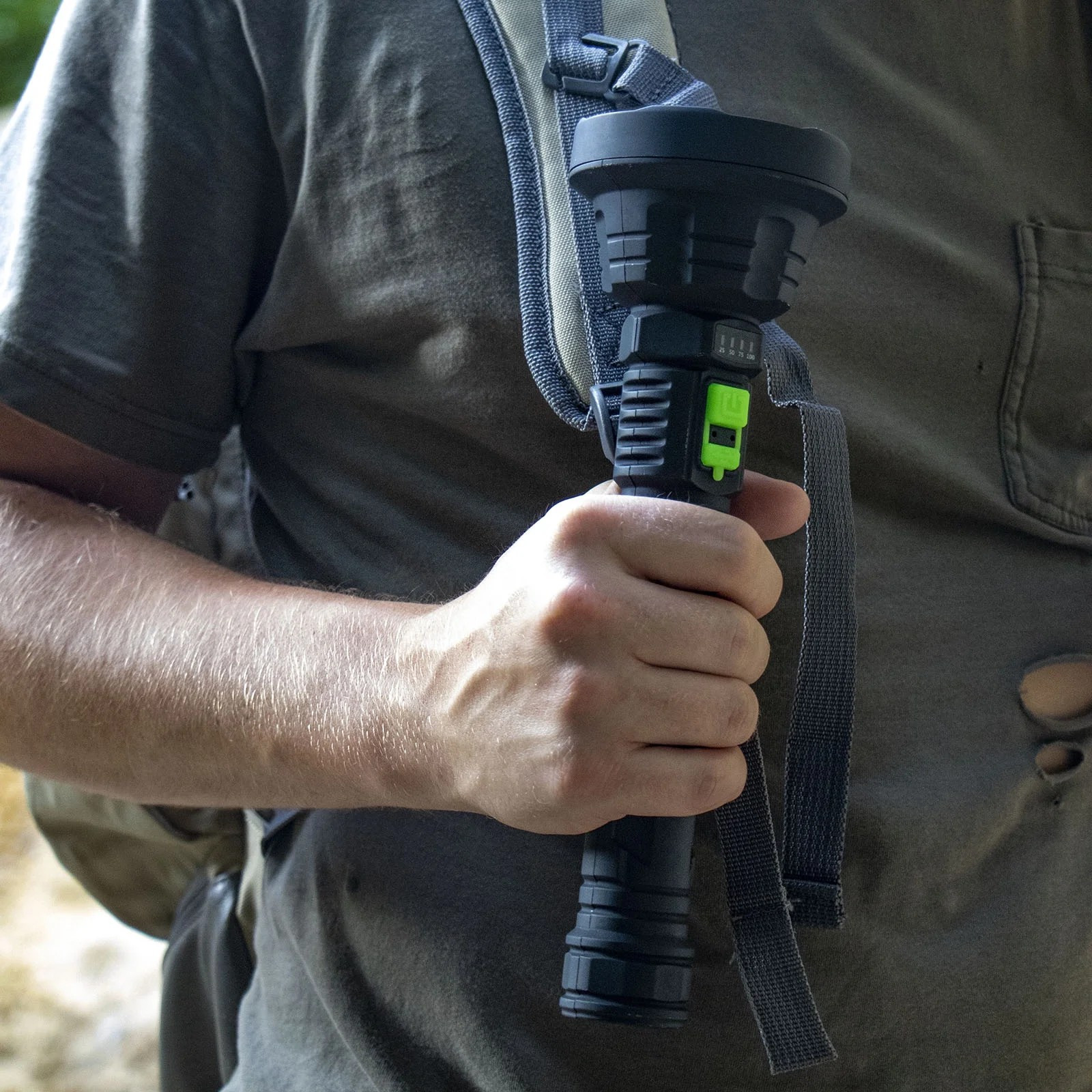 New！LitezAll Rechargeable ULTAC2 1000 Lumen LED Flashlight with Battery Meter