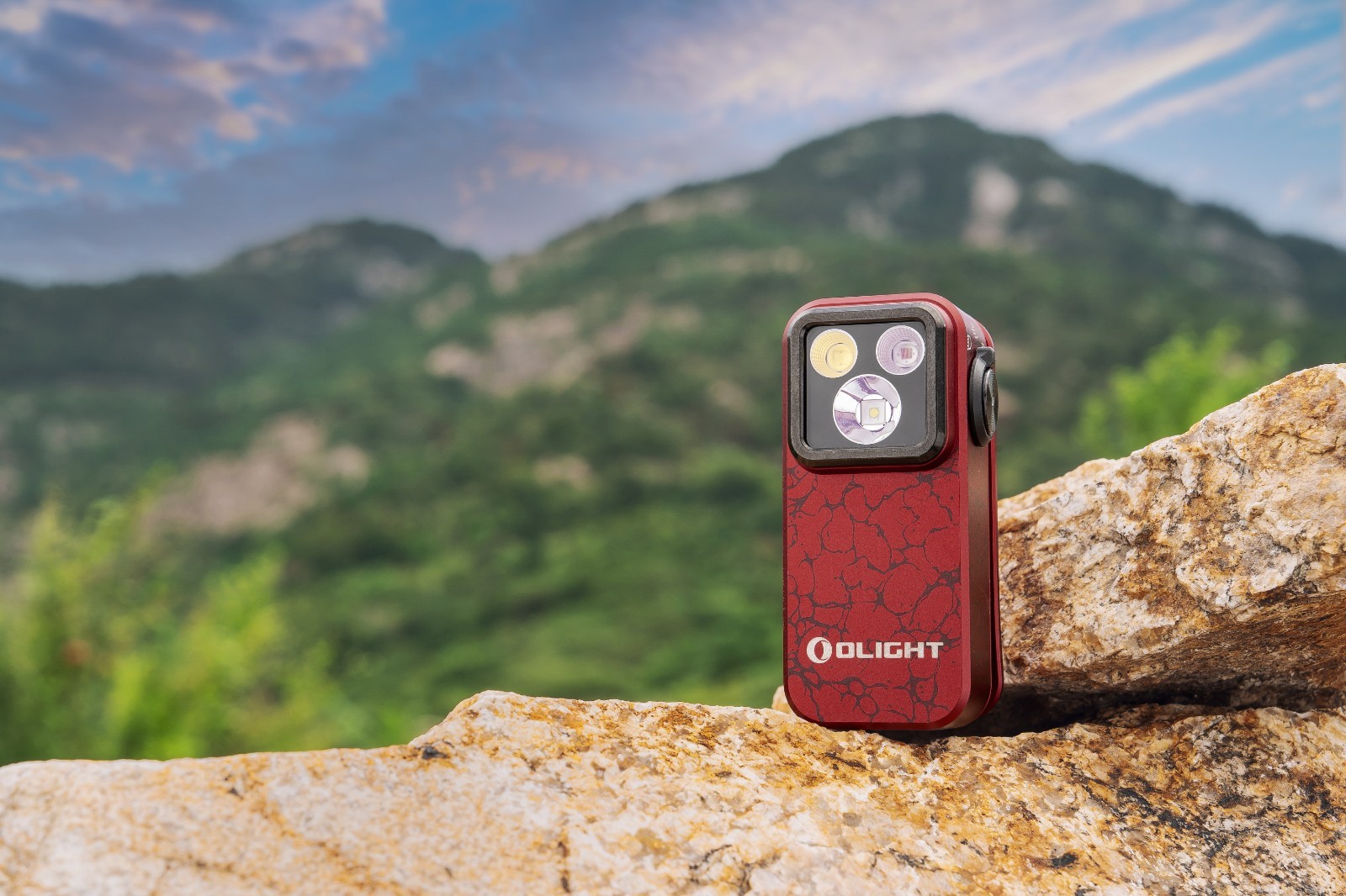 Olight Oclip Pro Molten Lava Clip On light, Flood/Spot/Red Light, 500 Lumens