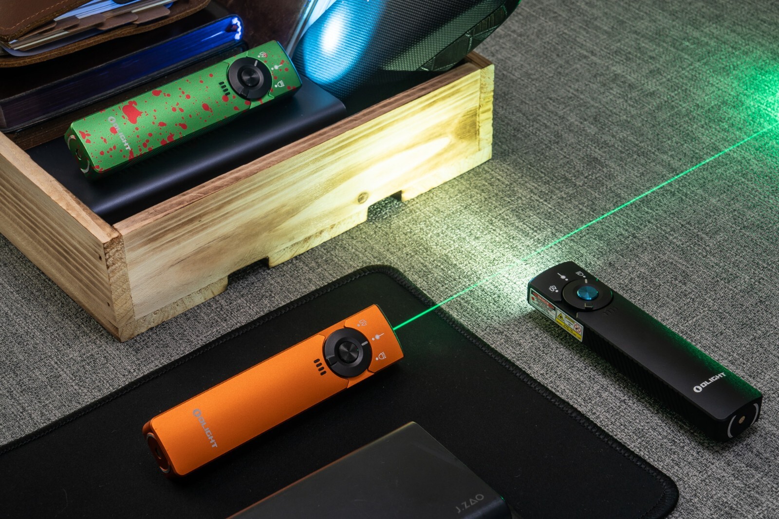 Olight Arkfeld Pro Orange CW EDC Flashlight, LED Light/UV/Green Beam, 1300 Lumen