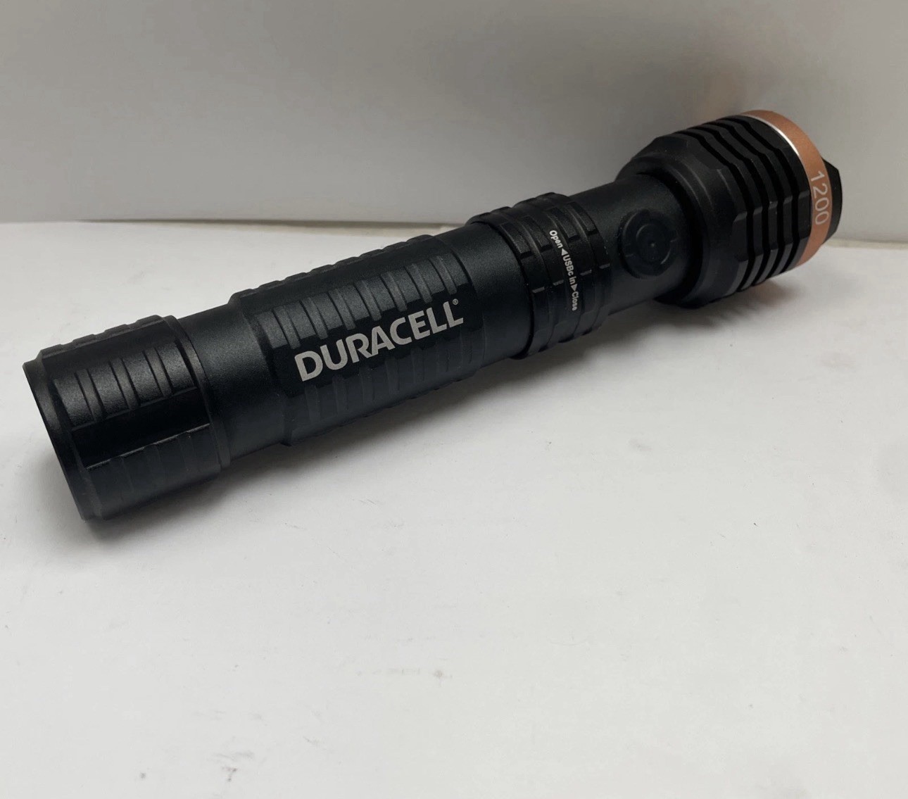 Duracell ULTRA HYBRID 1200 Lumens Rechargeable LED Flashlight With Cable Charger