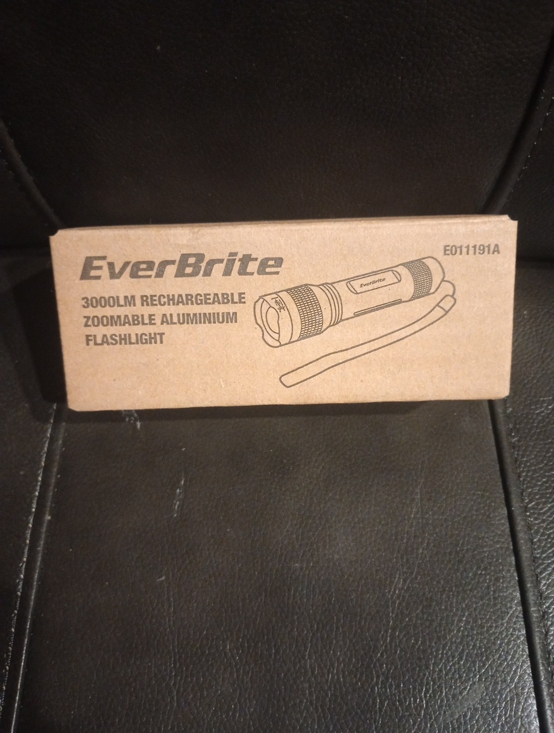 Everbrite 3000LM Rechargeable Zoomable Aluminium Flashlite
