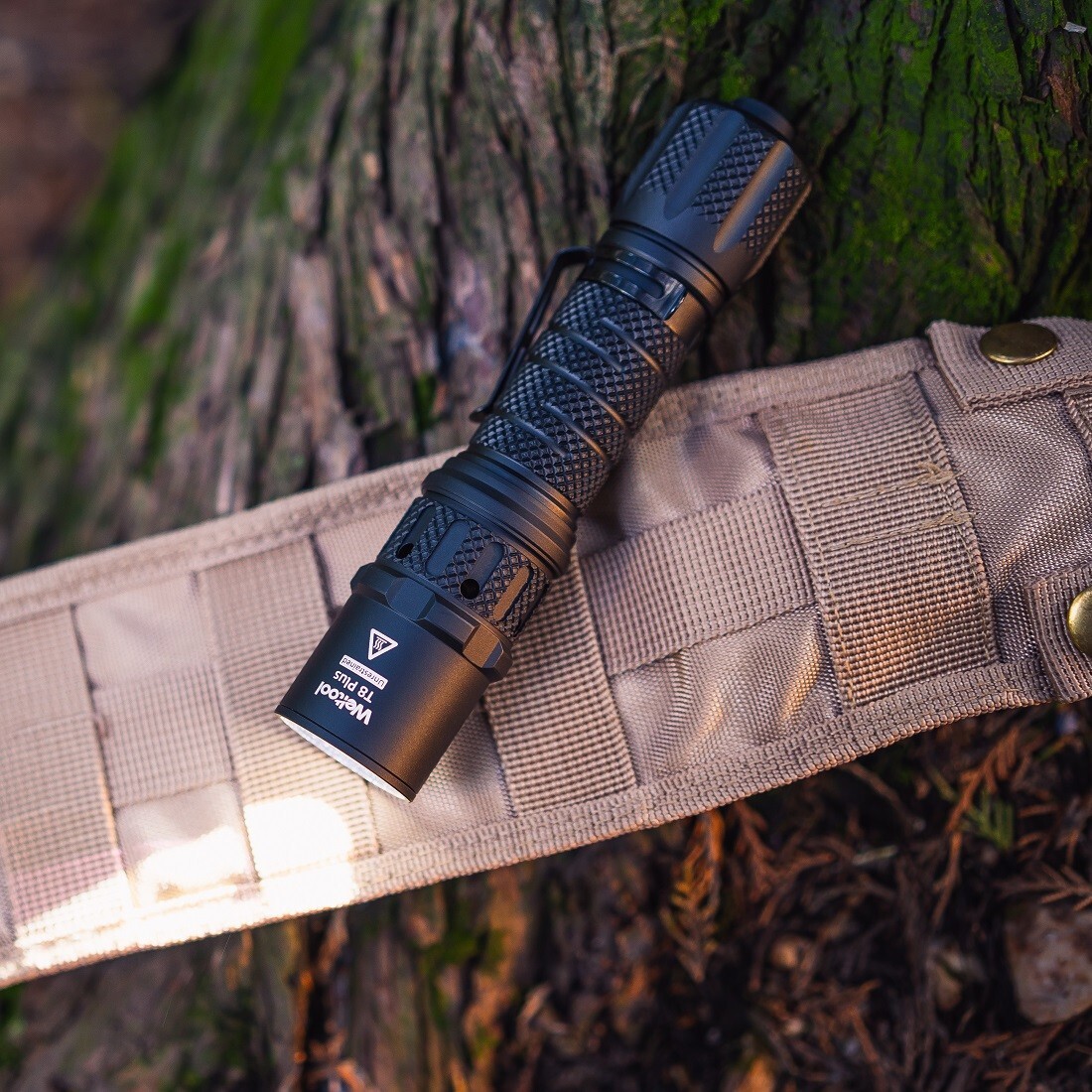 Weltool T8PLUS TAC 2180 Lumens 636 Meters Beam Throw Tactical 21700 Flashlight