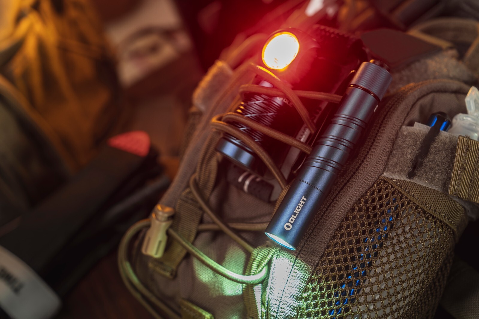 Olight I3T 2 EOS Midnight Blue Dual-Output EDC Flashlight, 200/300 Lumens