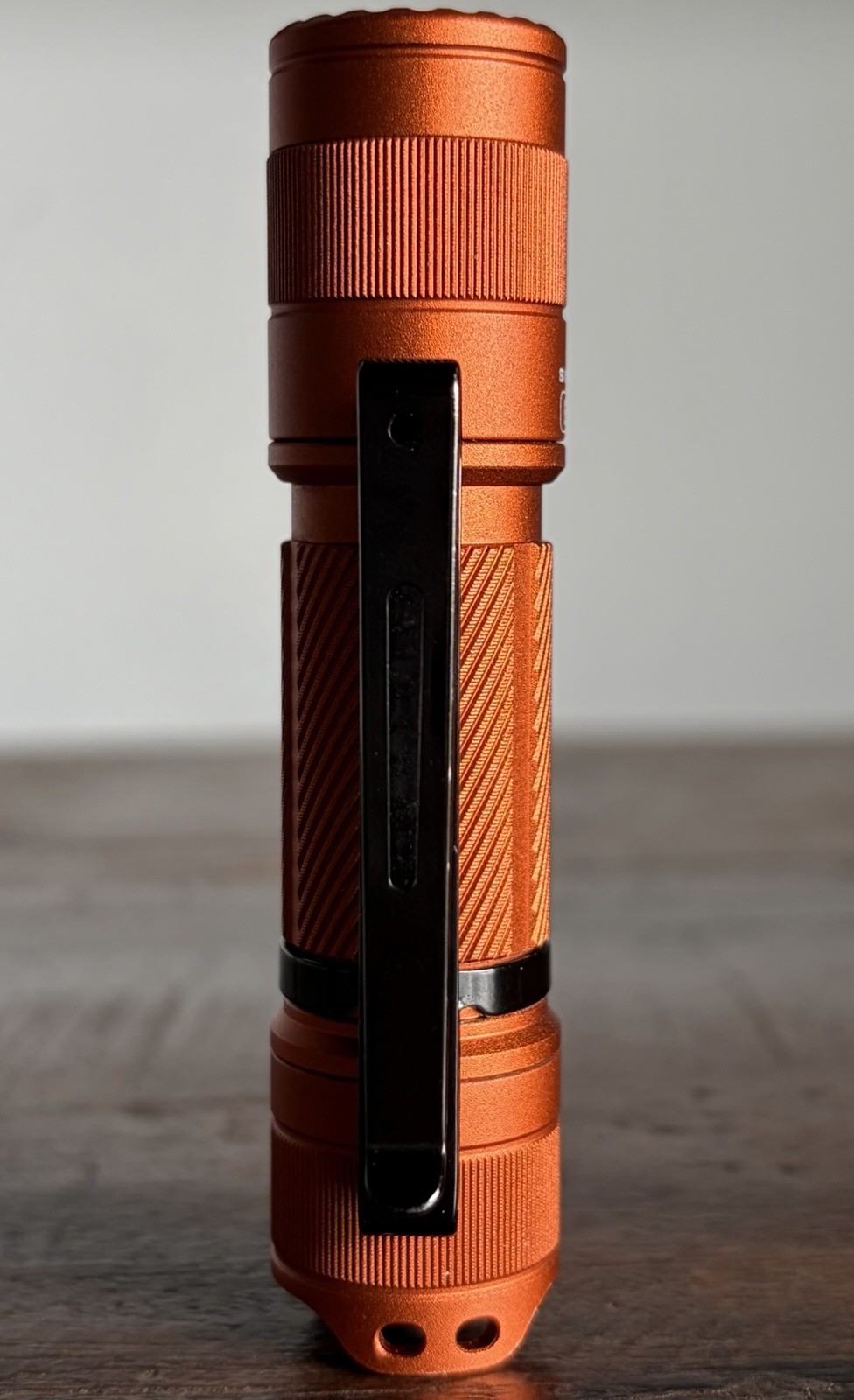 [USED] Skilhunt E2A LED Mini EDC Flashlight Lumens 14500 Orange Rare