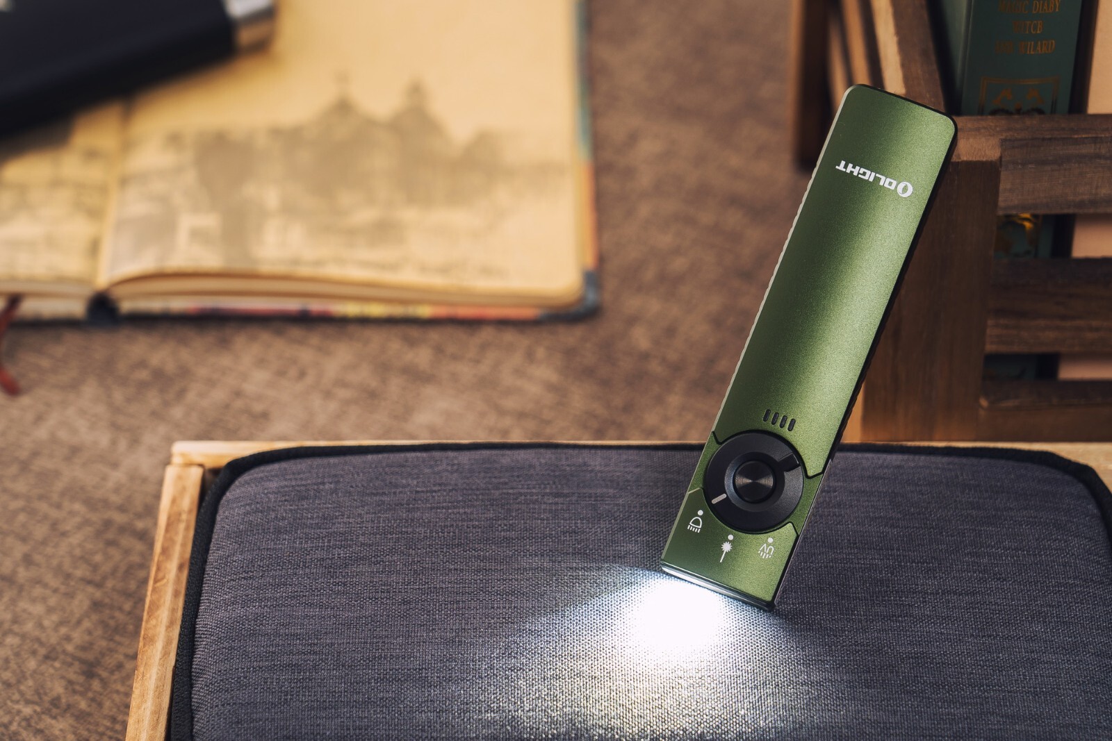 Olight Arkfeld Pro OD Green CW Flat Flashlight, LED Light, UV/Laser, 1300L