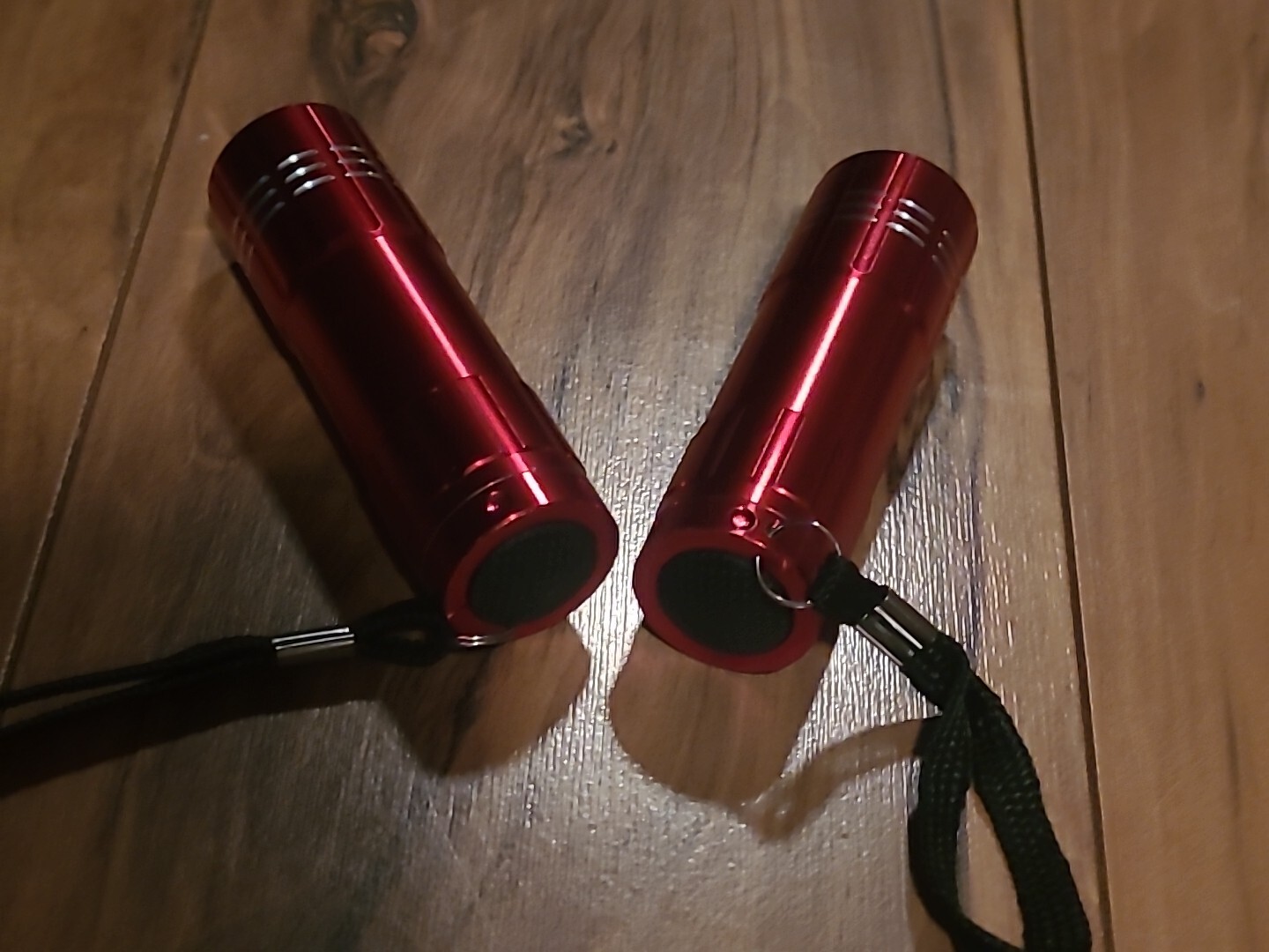 BRAND NEW X2 1 BULB LED FLASHLIGHTS (batteries included) Great Gift
