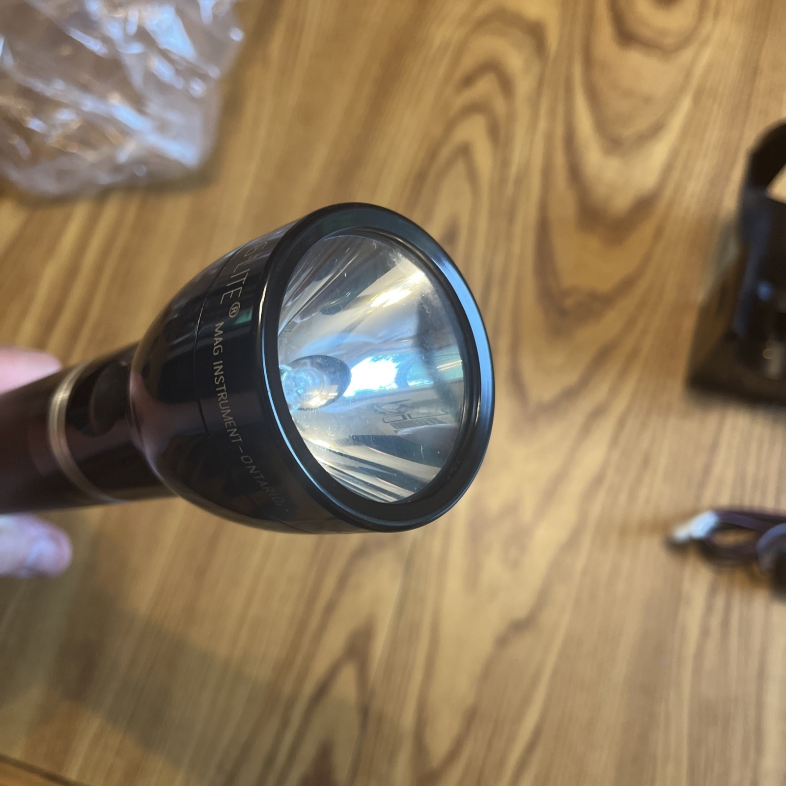 MAGLITE RECHARGEABLE Flashlight MAG CHARGER Wall Mount Charger, BATTERY VGC 13″