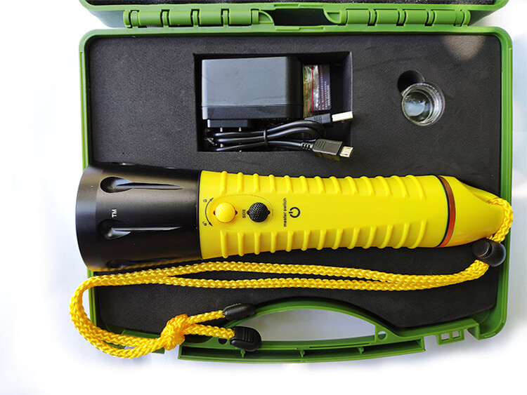 Fitech F12 Pro LED 1000 Lumens Diving Light Flashlight Torch-Orange