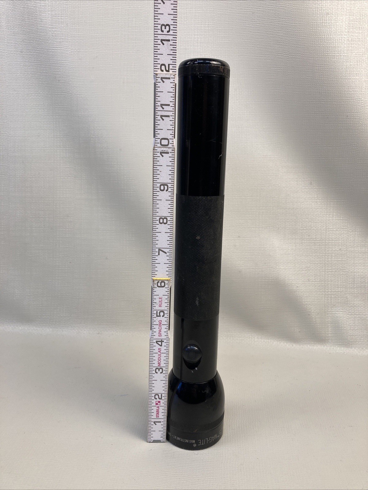 12.5 Inch Mag-Lite 3D Cell Flashlight Black Made In USA Works Great EUC Clean