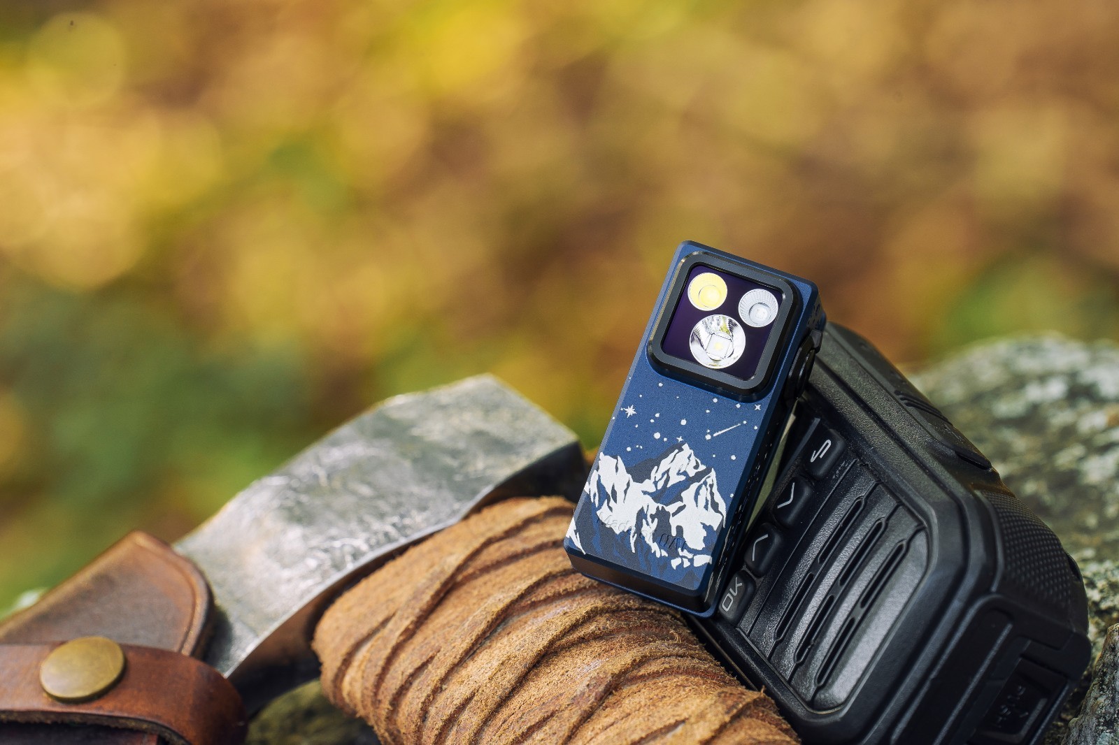 Olight Oclip Ultra Snowy Summit Clip-On Light & U1 Pro Multitool Carbon Fiber