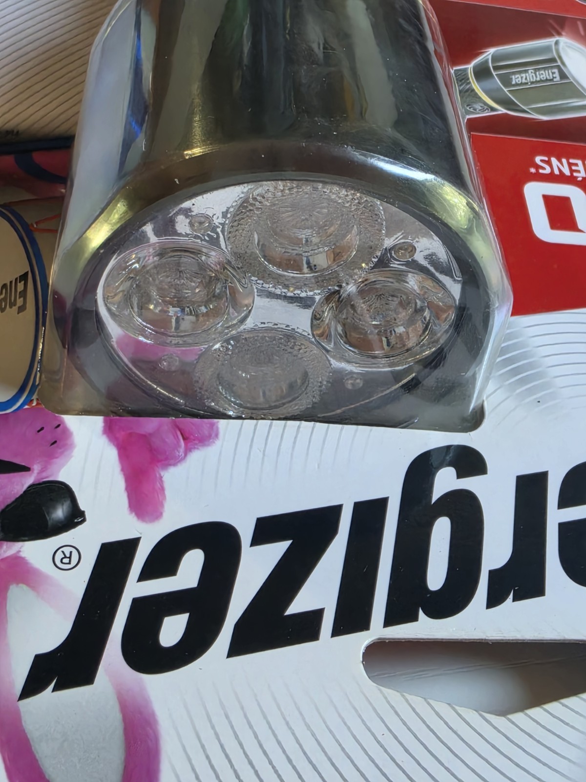ENERGIZER 2000 LUMEN FLASHLIGHT STROBE TORCH HI 4 Hr/LOW 30 HR BATTERIES INC