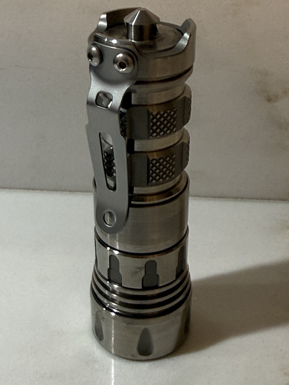 Jetbeam TCR10 Titanium Limited Edition Flashlight w/ Clip & Accessories.