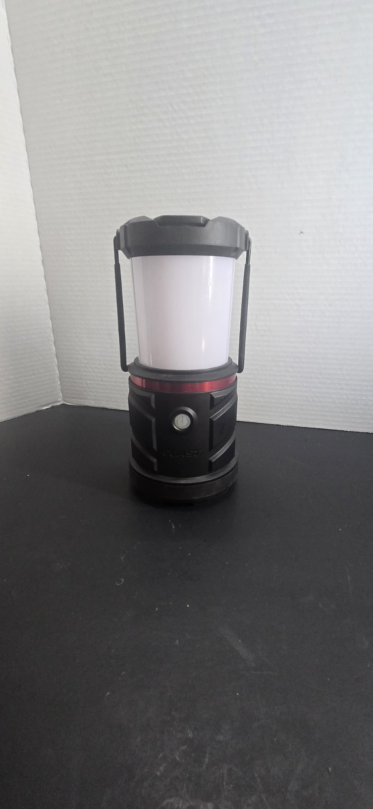 Coast EAL26 1250 Lumens Alkaline Battery Dual Power Camping Lantern Flashlight