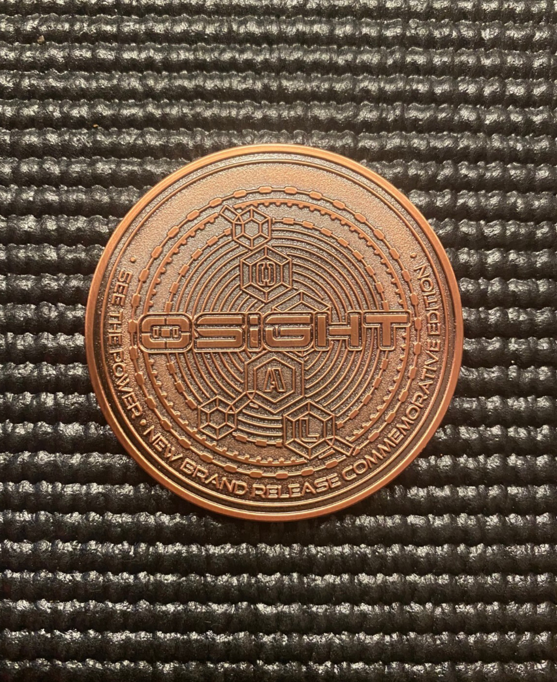 OLIGHT Challenge COIN Brand New in Original Packaging O-SIGHT