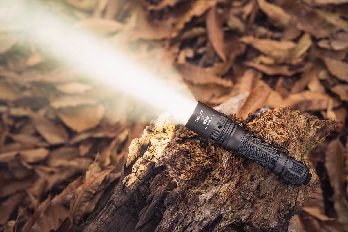 Weltool T19 2050 lumens 90CRI 5000K “The Rash” Tactical Flashlight 18650 Battery
