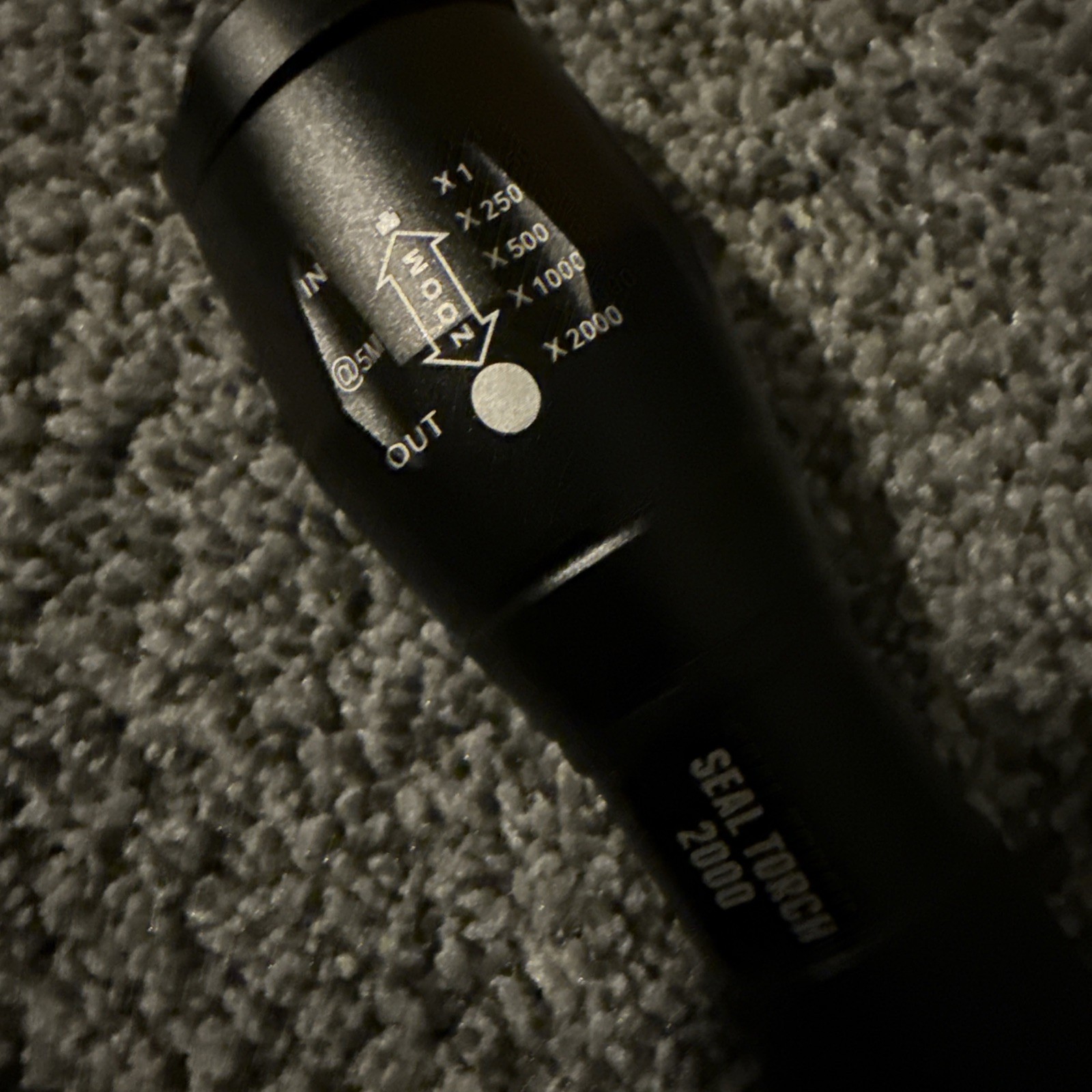 Jason Hanson Seal Torch 2000 Zoomable Metal Flashlight 2000 Lumen Brightness