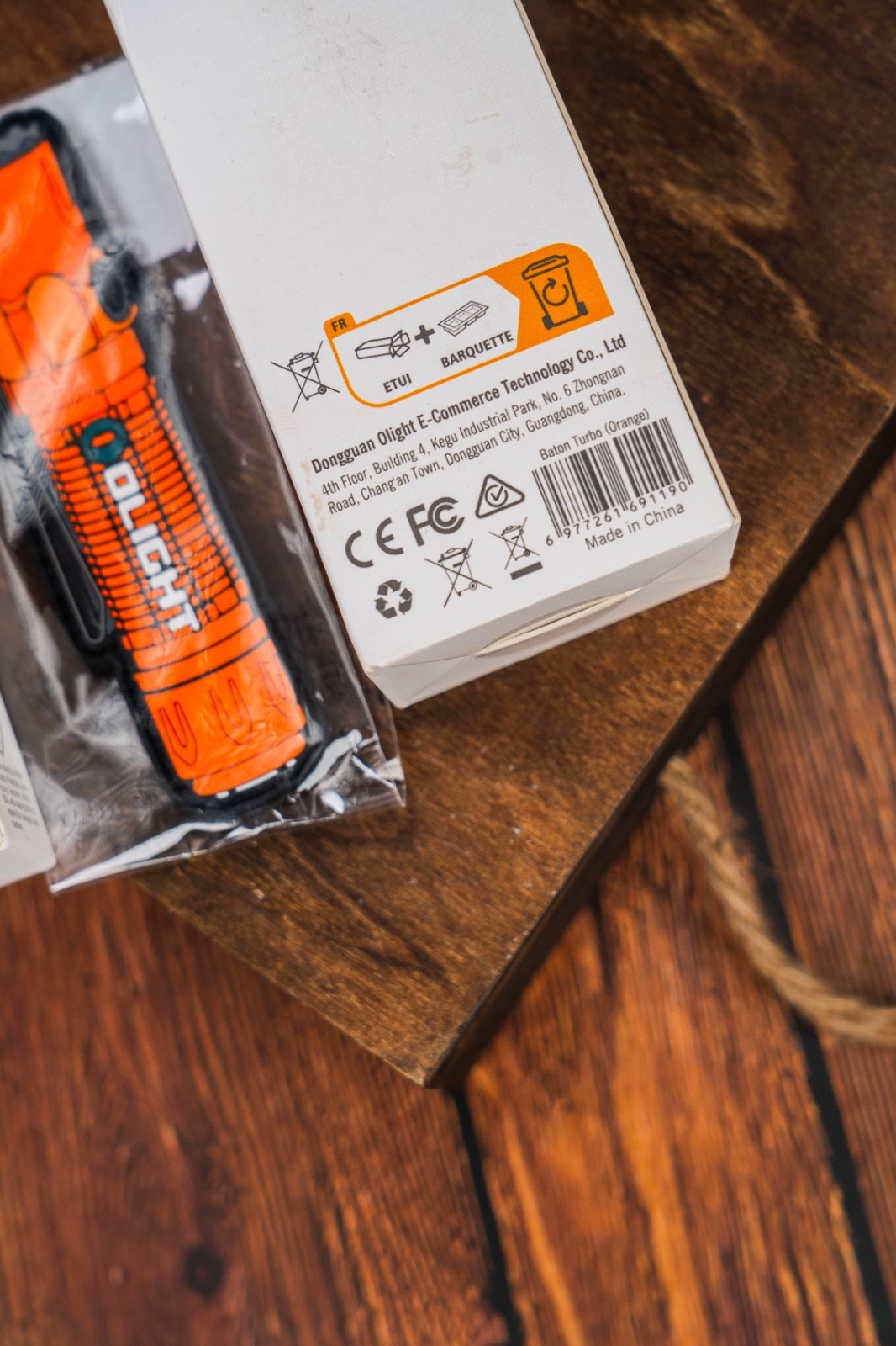 Olight Baton Turbo Orange & Oclip Orange Matching EDC Set + Patch