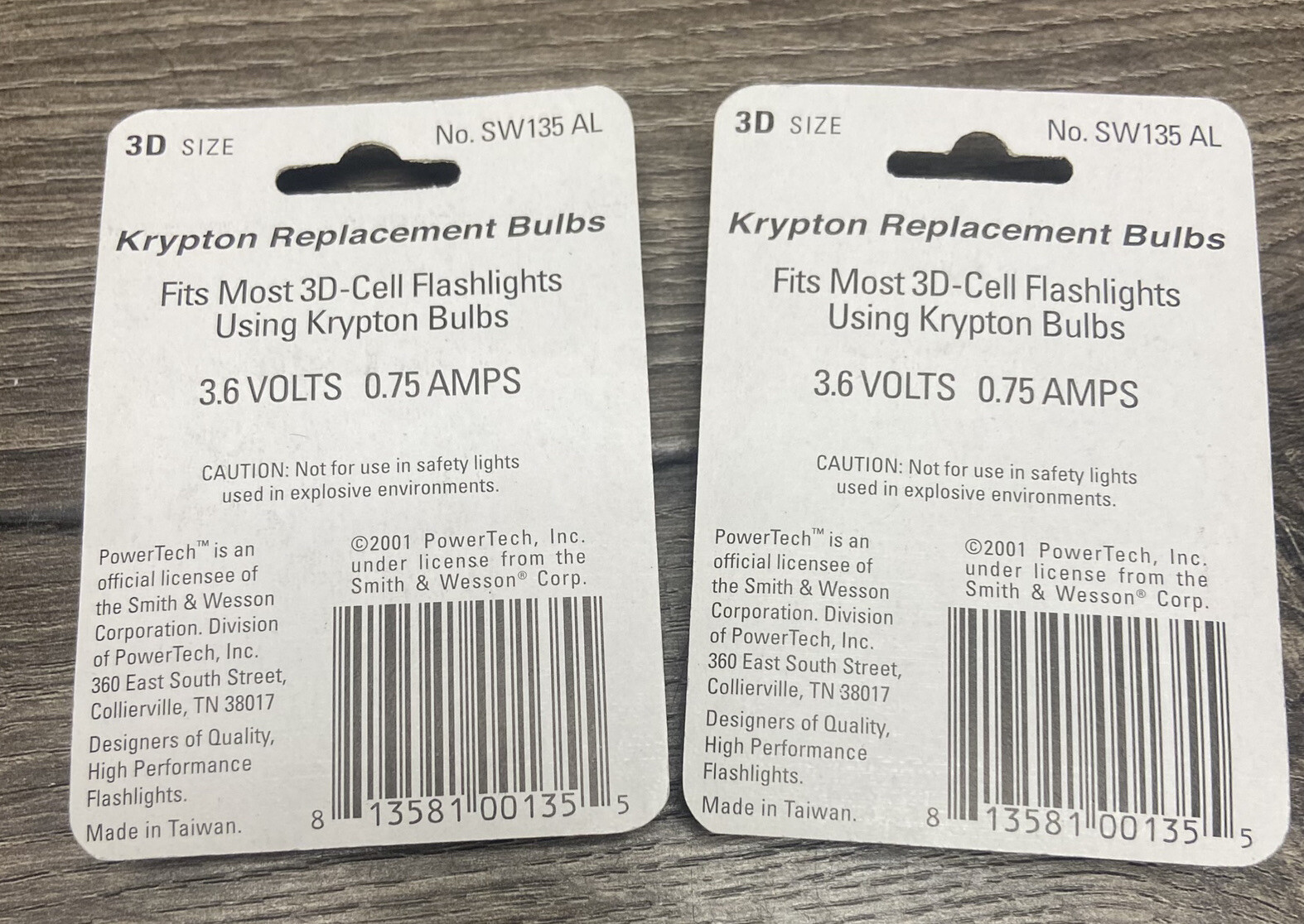 Smith & Wesson Replacement Flash Light Bulbs 3D SW135 Lot 2 packs 4 bulb NOS
